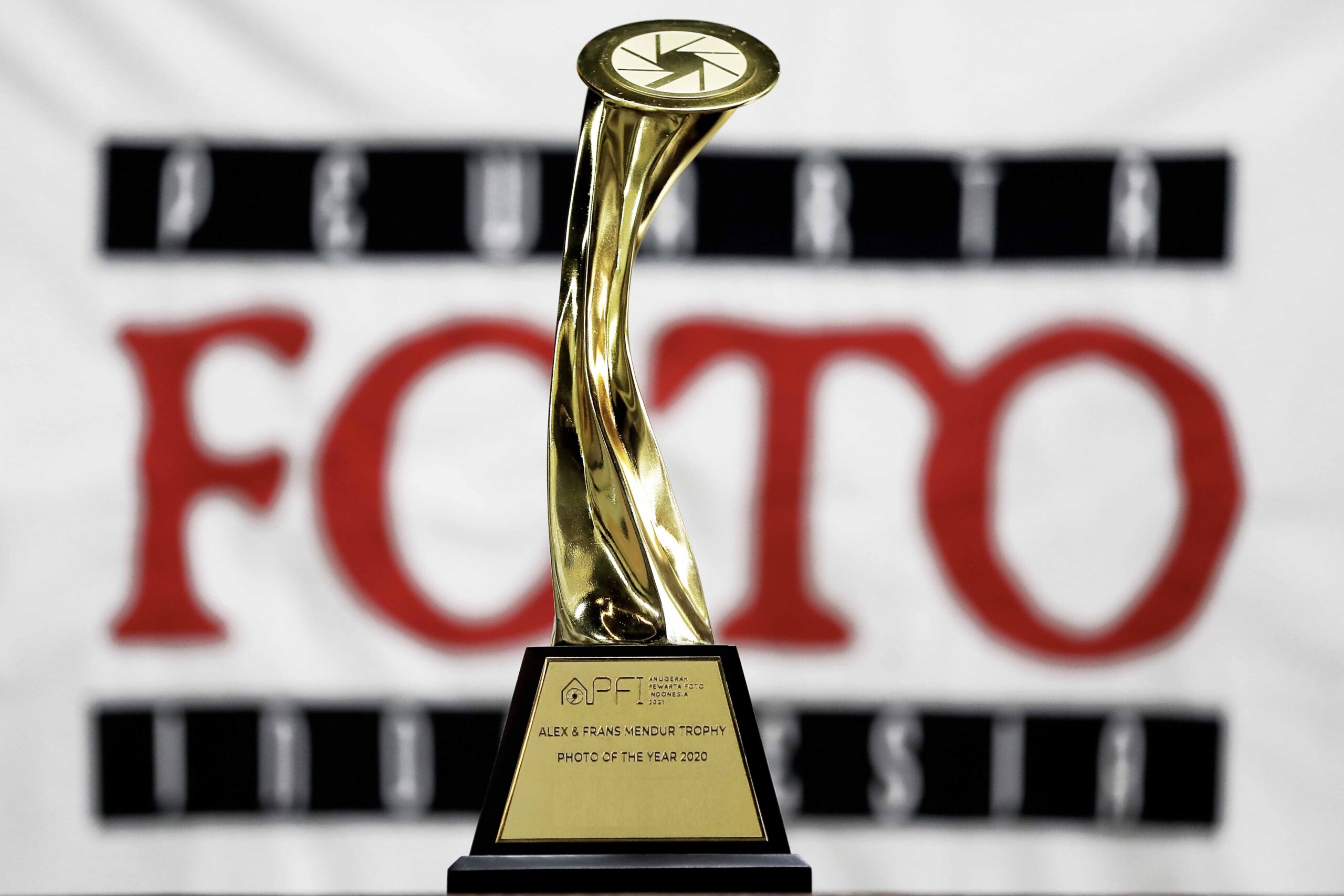 Mendurs Trophy_01 copy